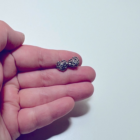 PANDORA | Family Tree Heart Stud Earrings | Preloved | Authentic - Picture 6 of 11